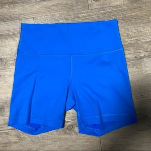 Lululemon Wunder Train 6" Short - Size 10 - Poolside